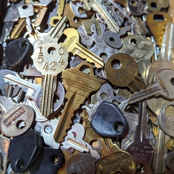 Vintage Keys - Random Lot of 10 - Picture 1 of 2